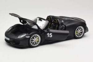 Porsche 918 Spyder Weissach Package Matt Black Minichamps 1:18 110062444 Metal — billede 2 af 8