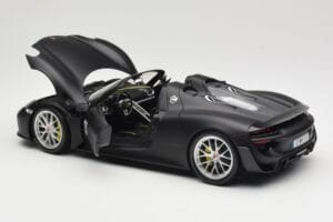Porsche 918 Spyder Weissach Package Matt Black Minichamps 1:18 110062444 Metal — billede 5 af 8