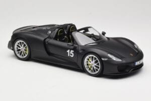 Porsche 918 Spyder Weissach Package Matt Black Minichamps 1:18 110062444 Metal — billede 6 af 8