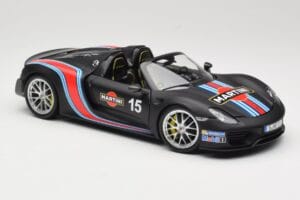 Porsche 918 Spyder Weissach Package Matt Black With Martini Stripes Minichamps 1:18 110062445 Metal — billede 6 af 8