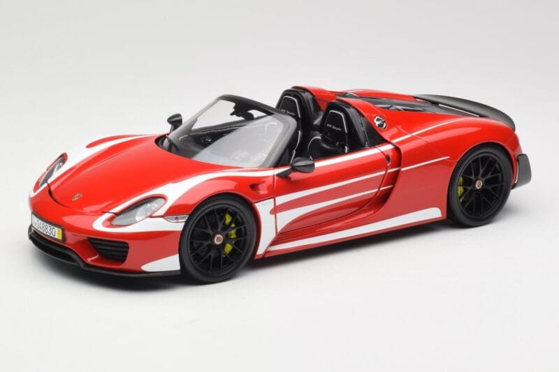 Porsche 918 Spyder Weissach Package Rød & Hvide Striber Minichamps 1:18 110062442 Metal