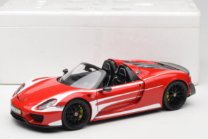 Porsche 918 Spyder Weissach Package Røde Hvide Striber Minichamps 1:18 110062442-O1 Metal — billede 8 af 8