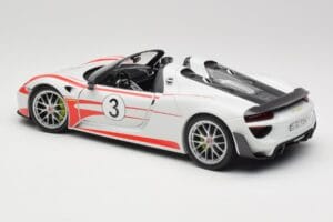 Porsche 918 Spyder Weissach Package Salzburg Minichamps 1:18 110062441 Metal — billede 7 af 8