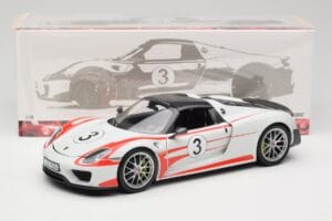 Porsche 918 Spyder Weissach Package Salzburg Minichamps 1:18 110062441 Metal — billede 8 af 8