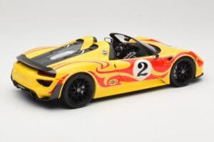 Porsche 918 Spyder Weissach Package Gul Med Striber Minichamps 1:18 110062446 Metal — billede 3 af 8