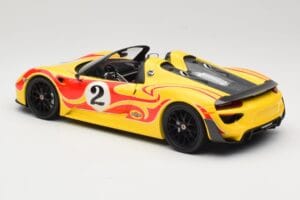 Porsche 918 Spyder Weissach Package Gul Med Striber Minichamps 1:18 110062446 Metal — billede 7 af 8