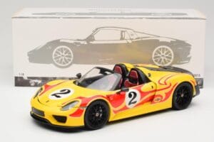 Porsche 918 Spyder Weissach Package Gul Med Striber Minichamps 1:18 110062446 Metal — billede 8 af 8