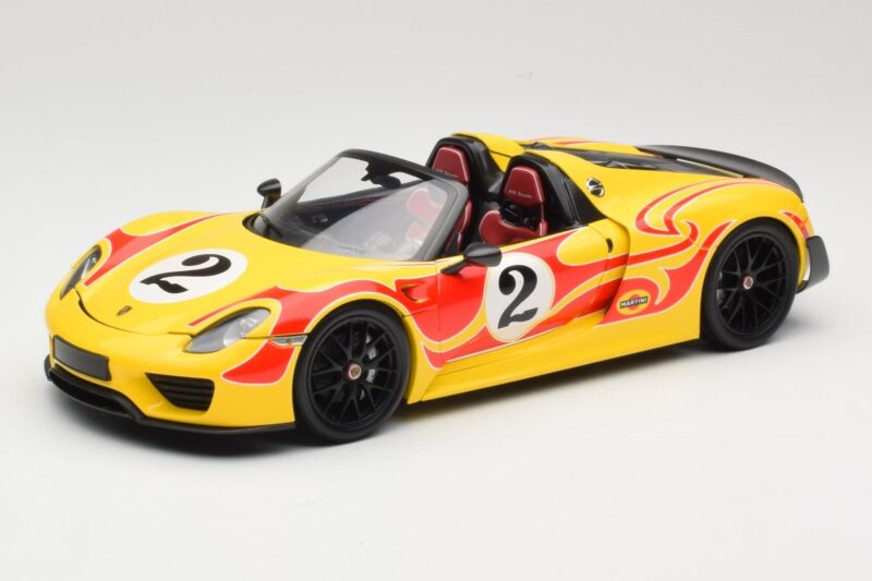 Porsche 918 Spyder Weissach Package Gul Med Striber Minichamps 1:18 110062446 Metal