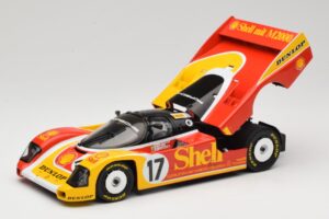 Porsche 962C Group C #17 D. Bell / H-J. Stuck / K. Ludwig 24 Hours of Le Mans 1988 Universal Hobbies 1:18 4704 Metal — billede 2 af 8