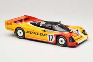Porsche 962C Group C #17 D. Bell / H-J. Stuck / K. Ludwig 24 Hours of Le Mans 1988 Universal Hobbies 1:18 4704 Metal — billede 6 af 8