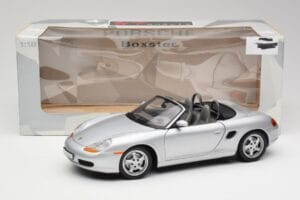 Porsche Boxster 986 Cabriolet Arctic Sølv Metallic UT Models 1:18 27852 Metal — billede 8 af 8