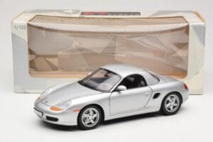 Porsche Boxster 986 Hard Top Sølv UT Models 1:18 27854 Metal — billede 8 af 8