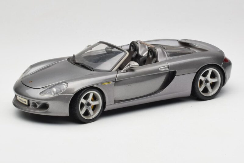 Porsche Carrera GT Grå Metallic Maisto 1:18 36622-R1 Metal