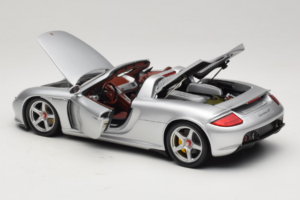 Porsche Carrera GT Silver Metallic Minichamps 1:18 WAP02103014 Metal — billede 5 af 8