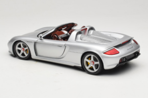 Porsche Carrera GT Silver Metallic Minichamps 1:18 WAP02103014 Metal — billede 7 af 8
