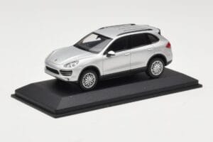 Porsche Cayenne 958 Sølv Minichamps 1:43 WAP0200020B Metal — billede 2 af 4