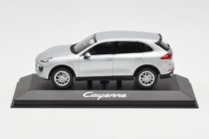 Porsche Cayenne 958 Sølv Minichamps 1:43 WAP0200020E Metal