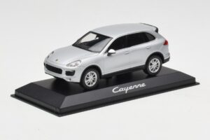 Porsche Cayenne 958 Sølv Minichamps 1:43 WAP0200020E Metal — billede 2 af 4