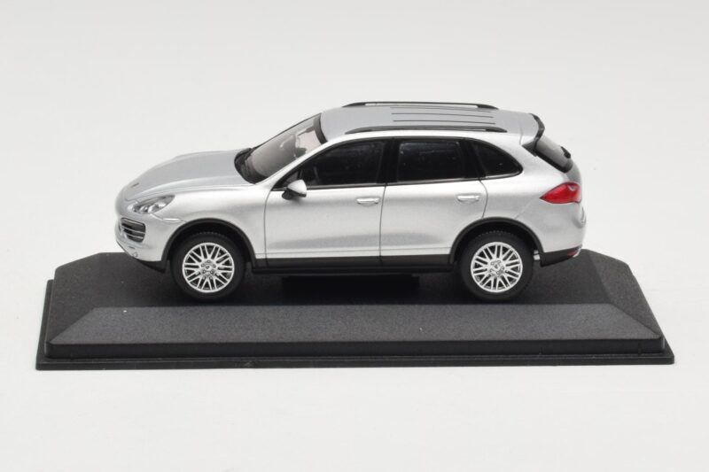 Porsche Cayenne 958 Sølv Minichamps 1:43 WAP0200020B Metal