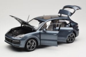 Porsche Cayenne 958 Turbo S Blue Metallic Minichamps 1:18 110066070 Metal — billede 2 af 8