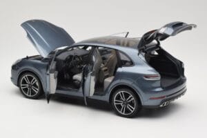 Porsche Cayenne 958 Turbo S Blue Metallic Minichamps 1:18 110066070 Metal — billede 5 af 8
