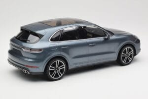 Porsche Cayenne 958 Turbo S Blue Metallic Minichamps 1:18 155066071 Metal — billede 2 af 6
