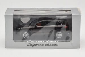 Porsche Cayenne 958 Diesel Acajou Brown Minichamps 1:43 WAP0200030E Metal — billede 4 af 4