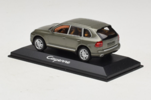 Porsche Cayenne Grey Metallic Minichamps 1:43 WAP02061317 Metal — billede 3 af 4