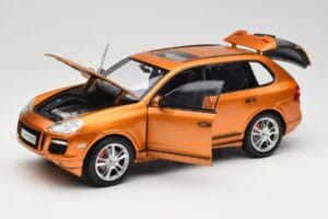 Porsche Cayenne GTS Lava Orange Norev 1:18 187535 Metal — billede 2 af 8