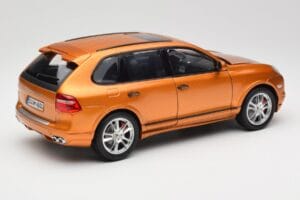 Porsche Cayenne GTS Lava Orange Norev 1:18 187535 Metal — billede 3 af 8