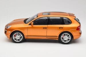 Porsche Cayenne GTS Lava Orange Norev 1:18 187535 Metal — billede 4 af 8