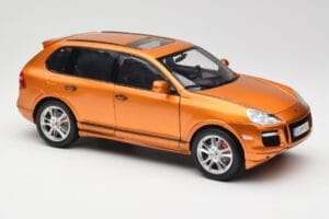 Porsche Cayenne GTS Lava Orange Norev 1:18 187535 Metal — billede 6 af 8