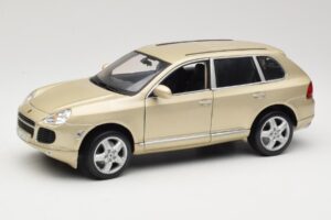 Porsche Cayenne S 955 Beige Maisto 1:18 WAPC2100213 Metal