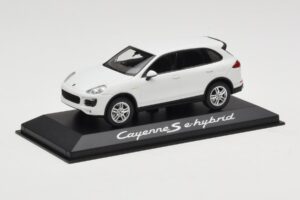Porsche Cayenne 958 S e-Hybrid Hvid Minichamps 1:43 WAP0200040E Metal — billede 2 af 4