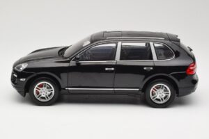 Porsche Cayenne Turbo 957 Sort Norev 1:18 WAP02112317 Metal — billede 4 af 8