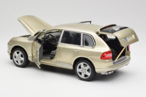 Porsche Cayenne Turbo 955 Beige Maisto 1:18 WAP02100113 Metal — billede 5 af 8