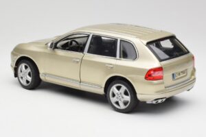 Porsche Cayenne Turbo 955 Beige Maisto 1:18 WAP02100113 Metal — billede 7 af 8