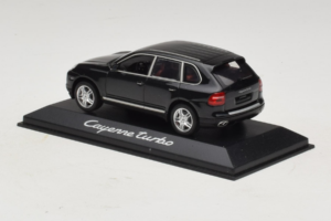 Porsche Cayenne Turbo Dark Green Metallic Minichamps 1:43 WAP02061117 Metal — billede 3 af 5