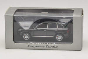 Porsche Cayenne Turbo Dark Green Metallic Minichamps 1:43 WAP02061117 Metal — billede 5 af 5