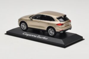 Porsche Cayenne 958 Turbo Guld Minichamps 1:43 WAP0200050E Metal — billede 3 af 4