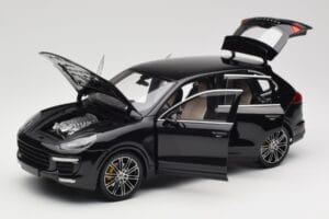 Porsche Cayenne Turbo S 958 Black Metallic Minichamps 1:18 110064000 Metal — billede 2 af 8