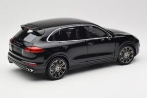 Porsche Cayenne Turbo S 958 Black Metallic Minichamps 1:18 110064000 Metal — billede 3 af 8
