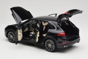 Porsche Cayenne Turbo S 958 Black Metallic Minichamps 1:18 110064000 Metal — billede 5 af 8