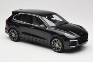 Porsche Cayenne Turbo S 958 Black Metallic Minichamps 1:18 110064000 Metal — billede 6 af 8