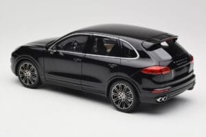 Porsche Cayenne Turbo S 958 Black Metallic Minichamps 1:18 110064000 Metal — billede 7 af 8