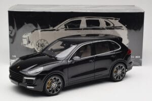 Porsche Cayenne Turbo S 958 Black Metallic Minichamps 1:18 110064000 Metal — billede 8 af 8