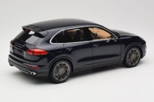 Porsche Cayenne Turbo S 958 Blue Metallic Minichamps 1:18 110064001 Metal — billede 3 af 8