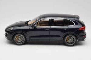 Porsche Cayenne Turbo S 958 Blue Metallic Minichamps 1:18 110064001 Metal — billede 4 af 8