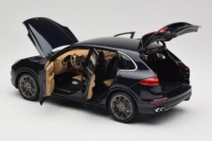Porsche Cayenne Turbo S 958 Blue Metallic Minichamps 1:18 110064001 Metal — billede 5 af 8