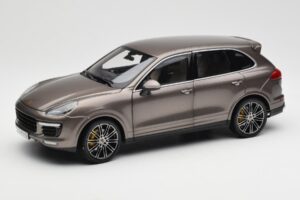 Porsche Cayenne E2 Turbo S Umbra Metallic Minichamps 1:18 WAP0213020F Metal